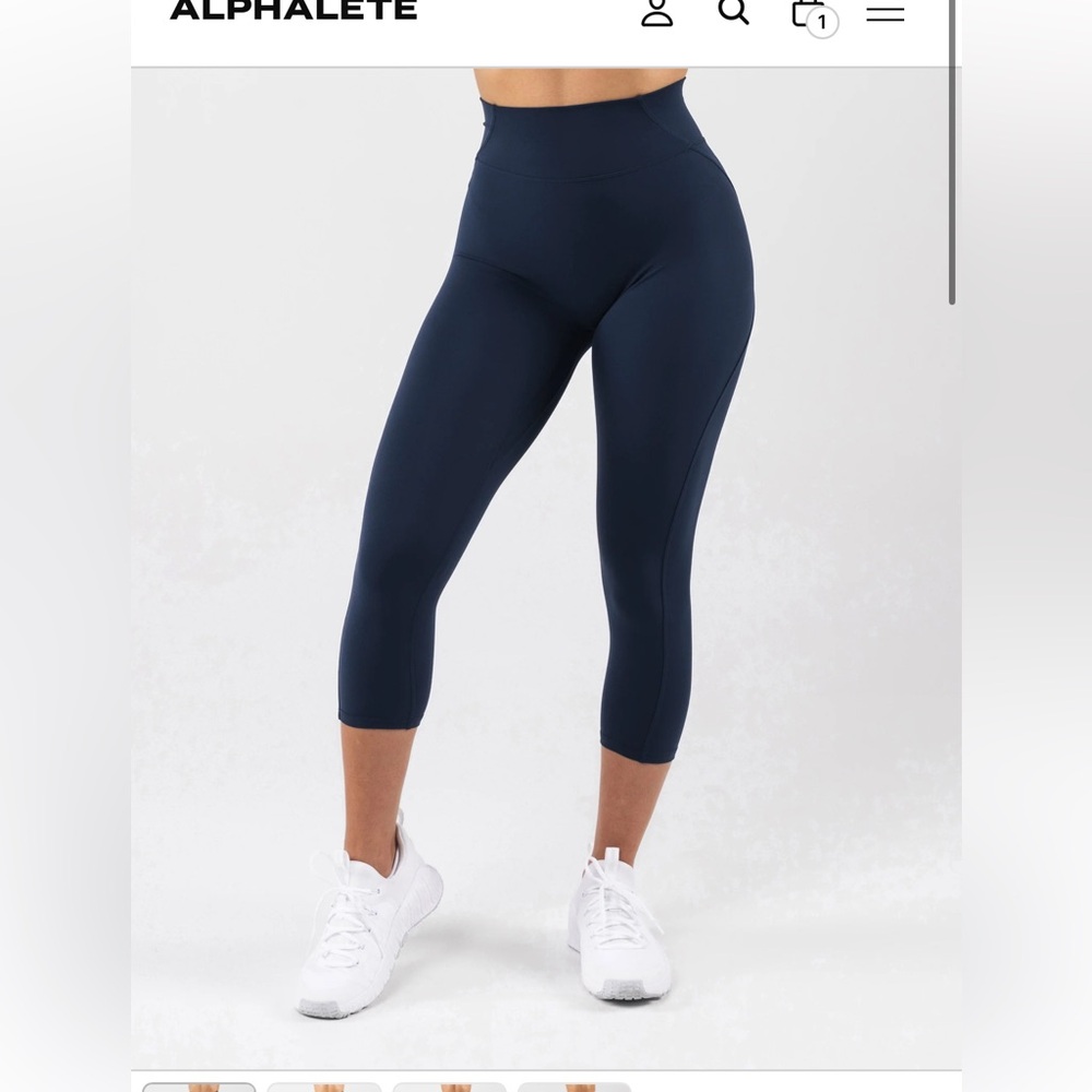 Alphalete Aura capri leggings in anchor size small